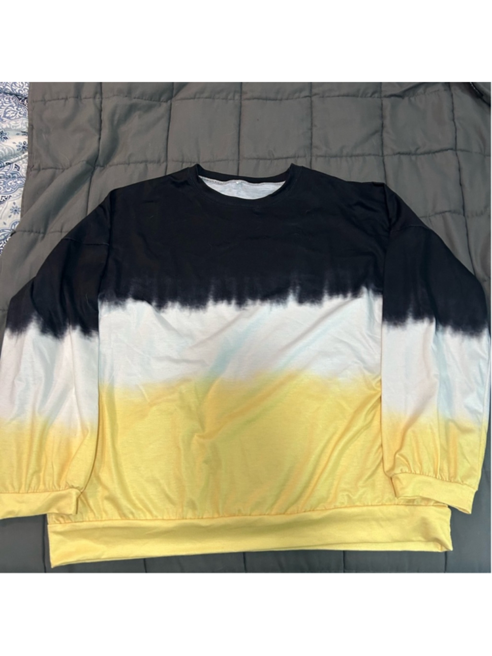 Black and Yellow Tie-Dye light weight crew Sweatshirt size xl woman’s